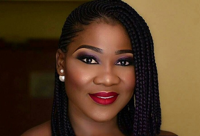 Nigerian Man Slams Mercy Johnson For Being ‘Rude’ To Fans In USA Mercy100