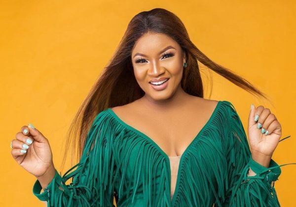 Covid-19: ‘I’m Hurt, The Health System Failed him’ – Omotola Jalade In Tears For Losing Family Member Omotol16