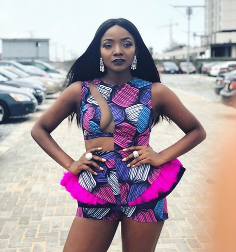 Singer, Simi Turn Heads As She Slays In Alluring Ankara Outfit (Photo) Simi-210