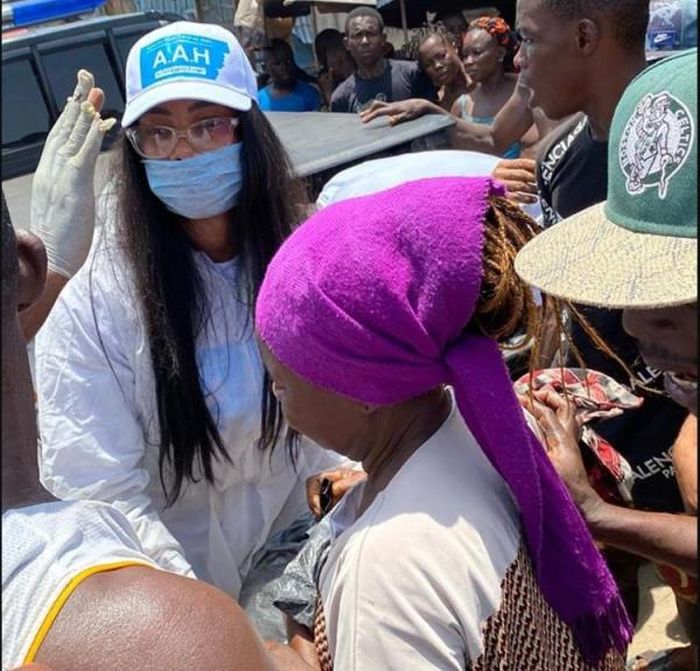 Checkout What Tacha And Sir Dee Were Spotted Doing On The Street Of Lagos Amidst Coronavirus Lockdown Tacha115