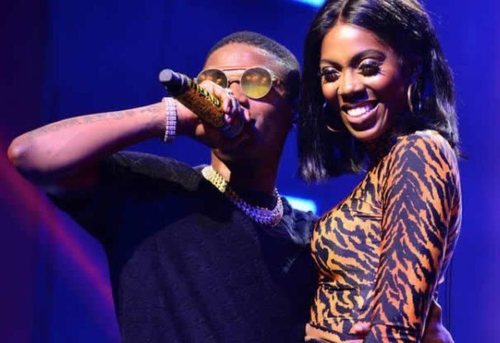 Tiwa Savage Grabs Wizkid From Behind During Stage Performance (Video) Wizki107