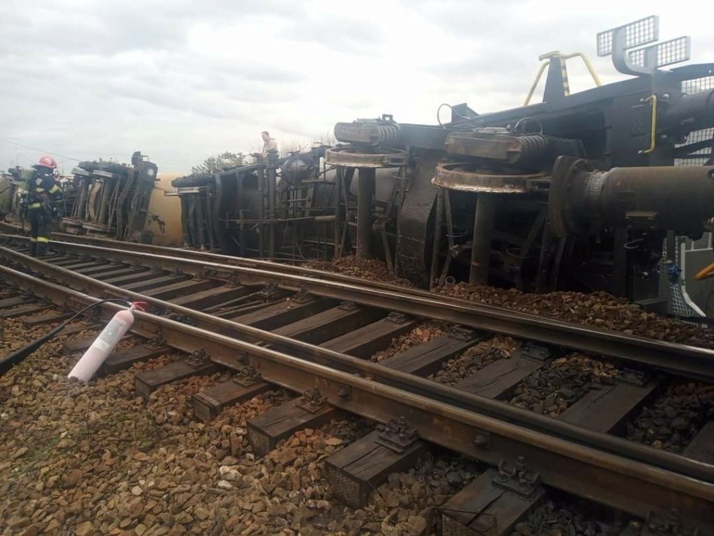 Accidente si Incidente CFR  - Pagina 25 Fb_im731