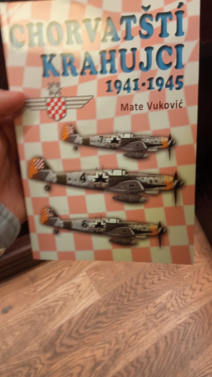 Knjiga "Hrvatski jastrebovi 1941-1945", Mate Vuković Img_2010