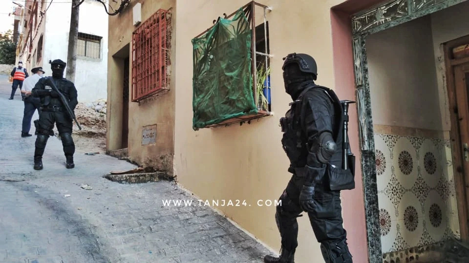Moroccan Special Forces/Forces spéciales marocaines  :Videos et Photos : BCIJ, Gendarmerie Royale ,  - Page 18 11907010