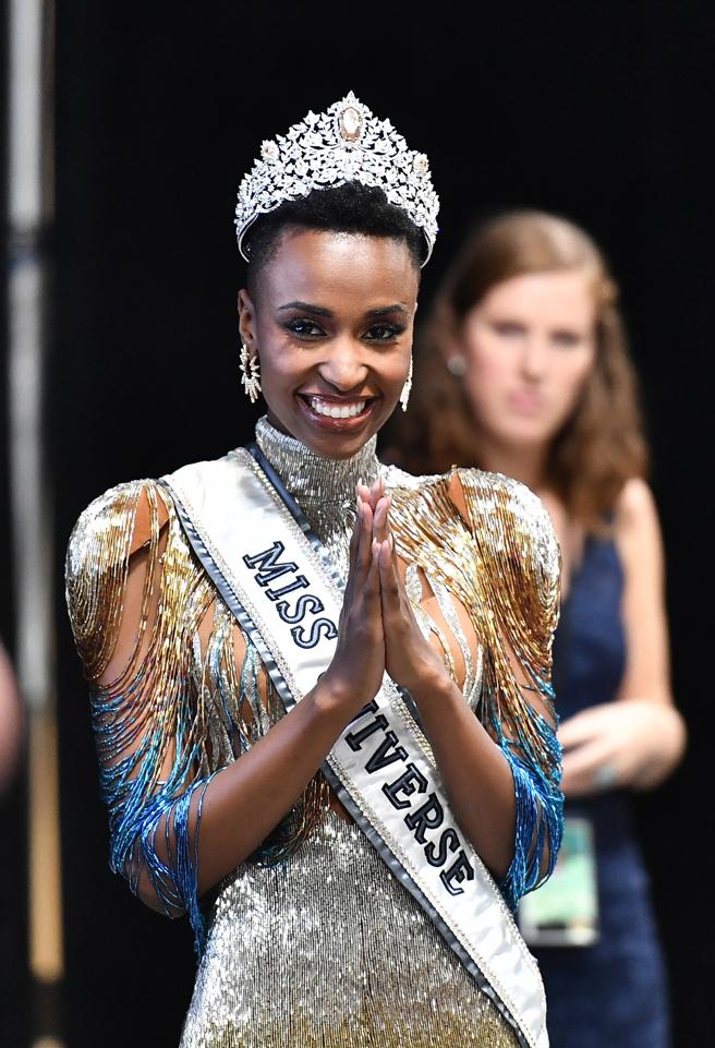 ¿Quién es Zozibini Tunzi, la joven sudafricana que ha ganado Miss Universo? 11928110