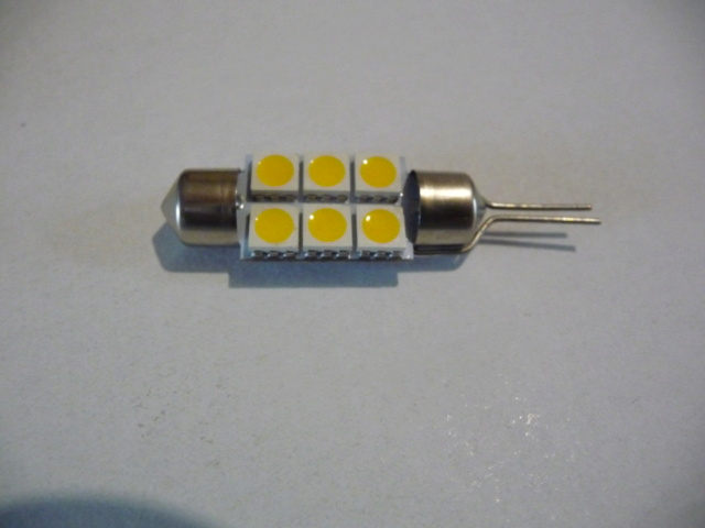REF. AMPOULES / LED  optiques (phares) Renault 15 tl r1300. P1040413