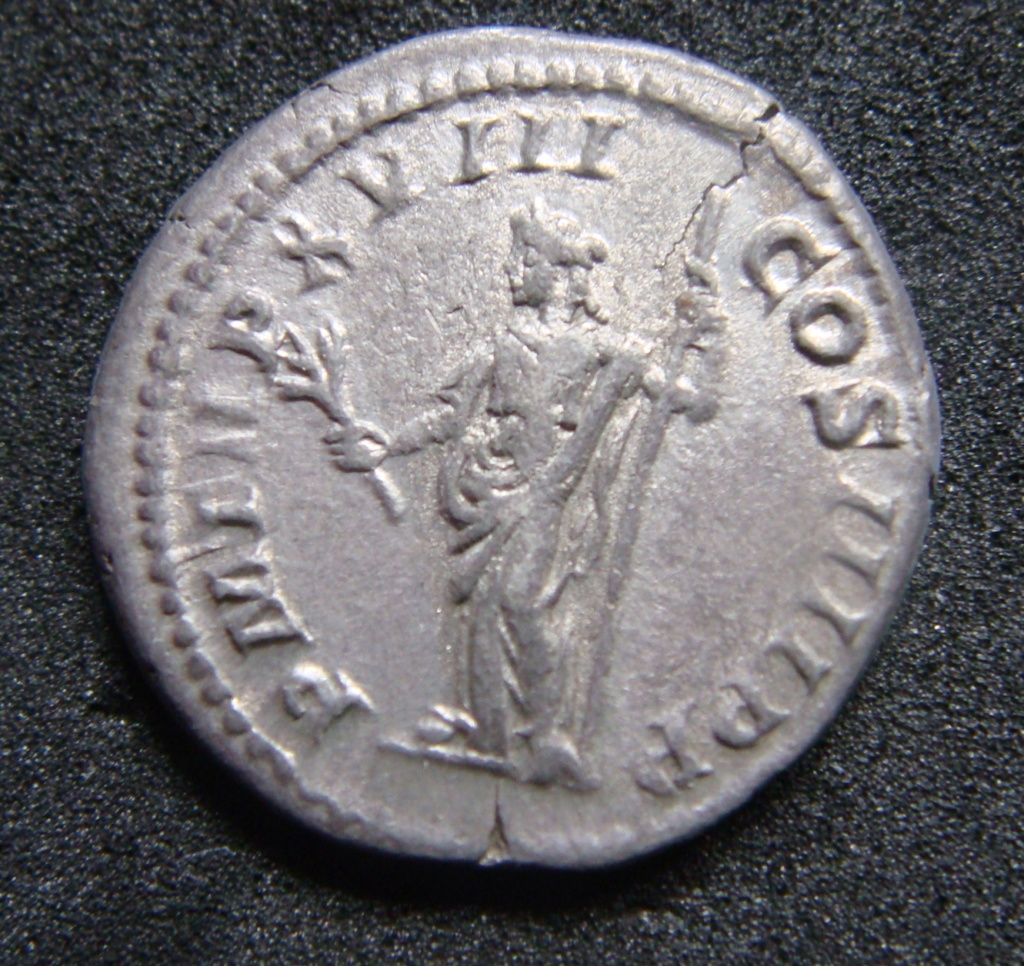 Denario de Caracalla. P M TR P XVIII COS IIII P P. Paz estante a izq. Roma. Dsc04611
