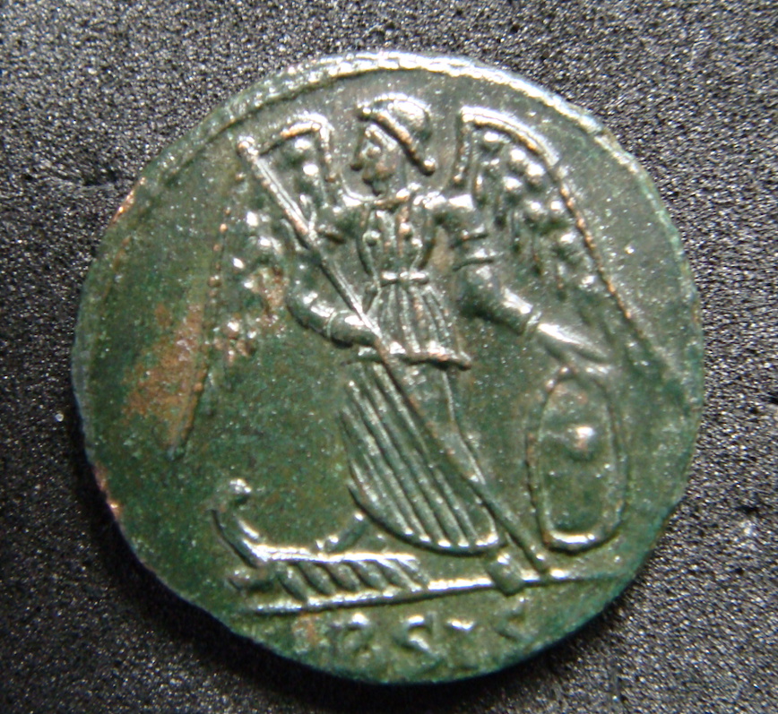 AE3 conmemorativo de Constantinopla. Siscia Dsc04735