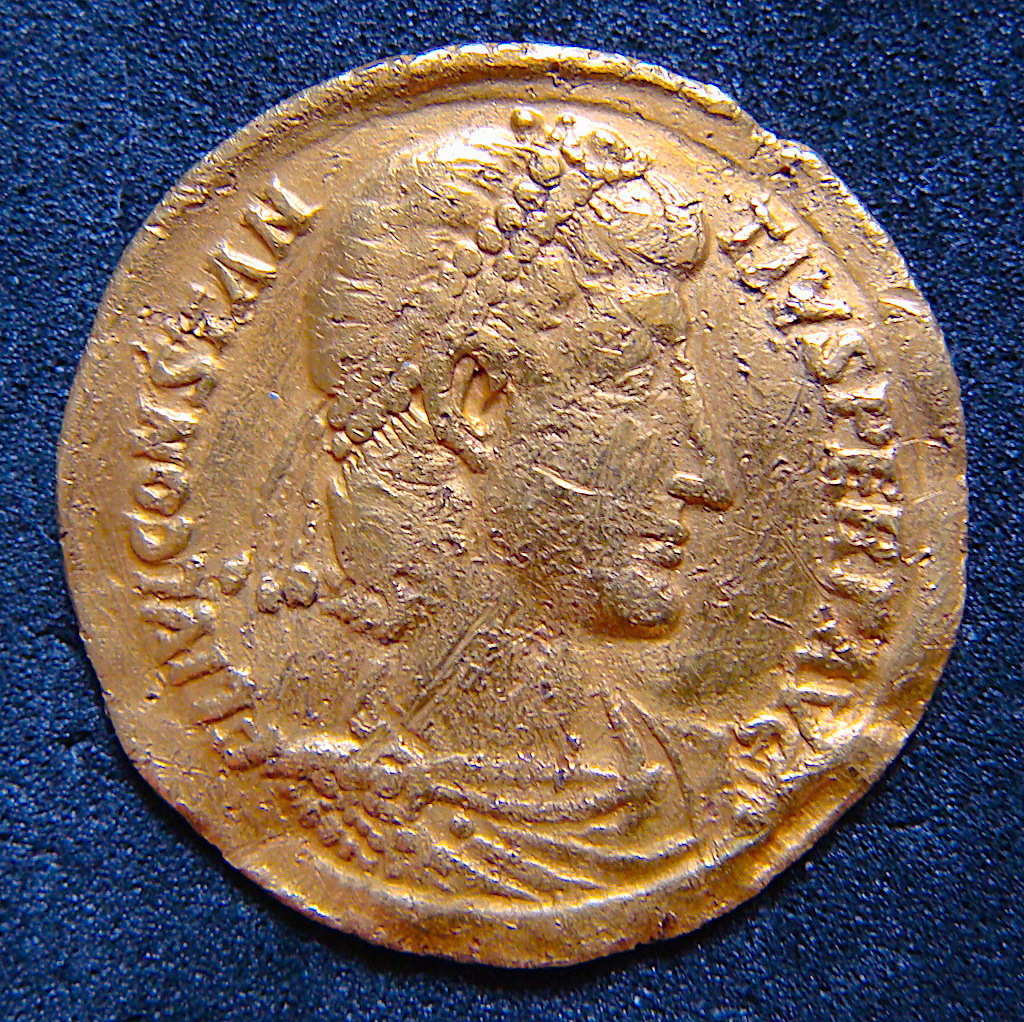 Sólido Constancio II. GLORIA – REI-PVBLICAE. Roma y Constantinopolis entronizadas. Aquileia. Dsc04818