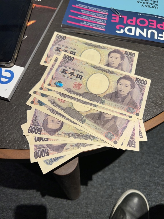5000 Yens, 2014 (Pick 105d) Grupye10
