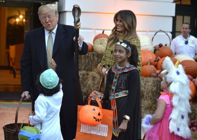 Melania et Donald Trump fêtent Halloween à la Maison-Blanche Trump_10