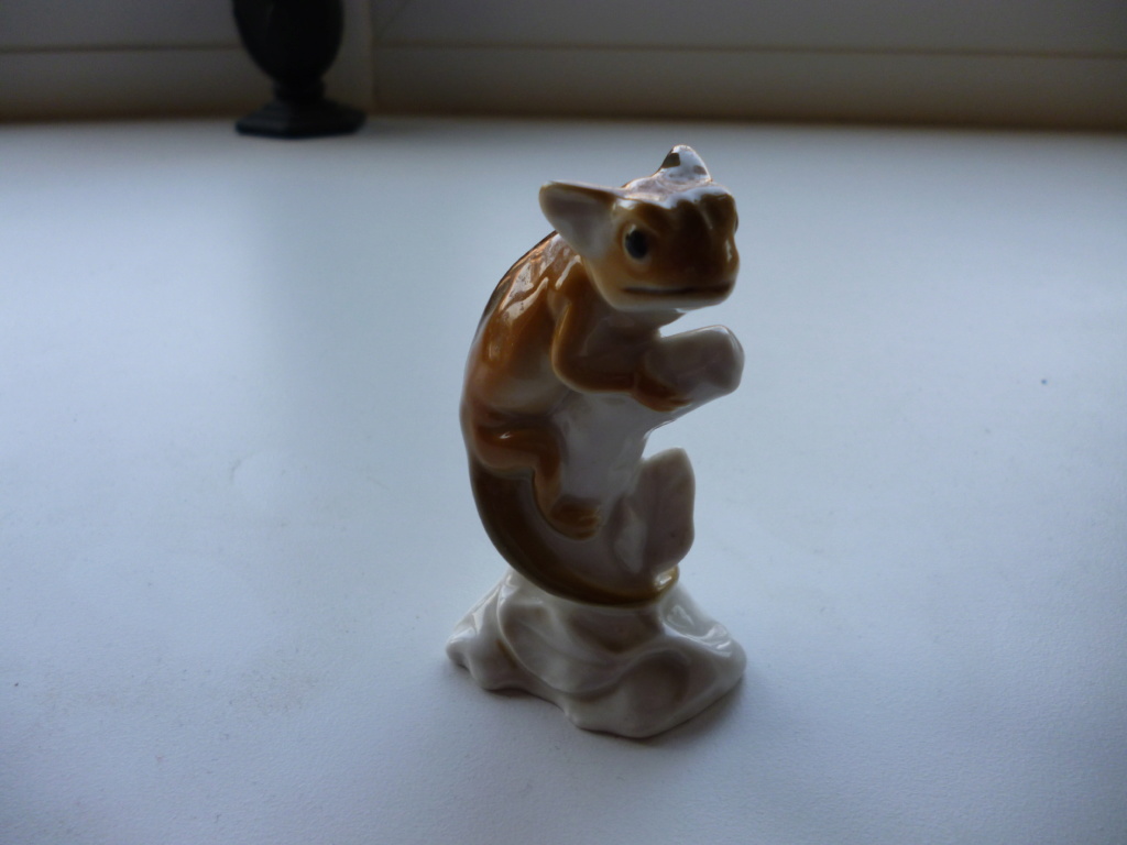 Strange 'animal' figure - probably worthless but curious! P1020811