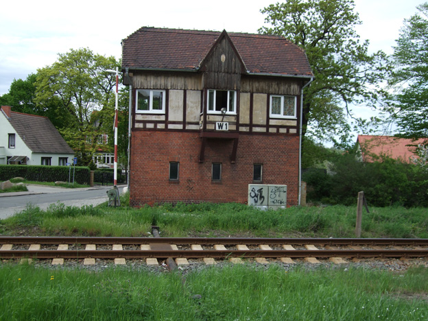 Neuheiten von Faller, und alte Tankstelle Dscf2510