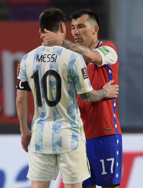 ¿Cuánto mide Gary Medel? - Altura - Real height Image107