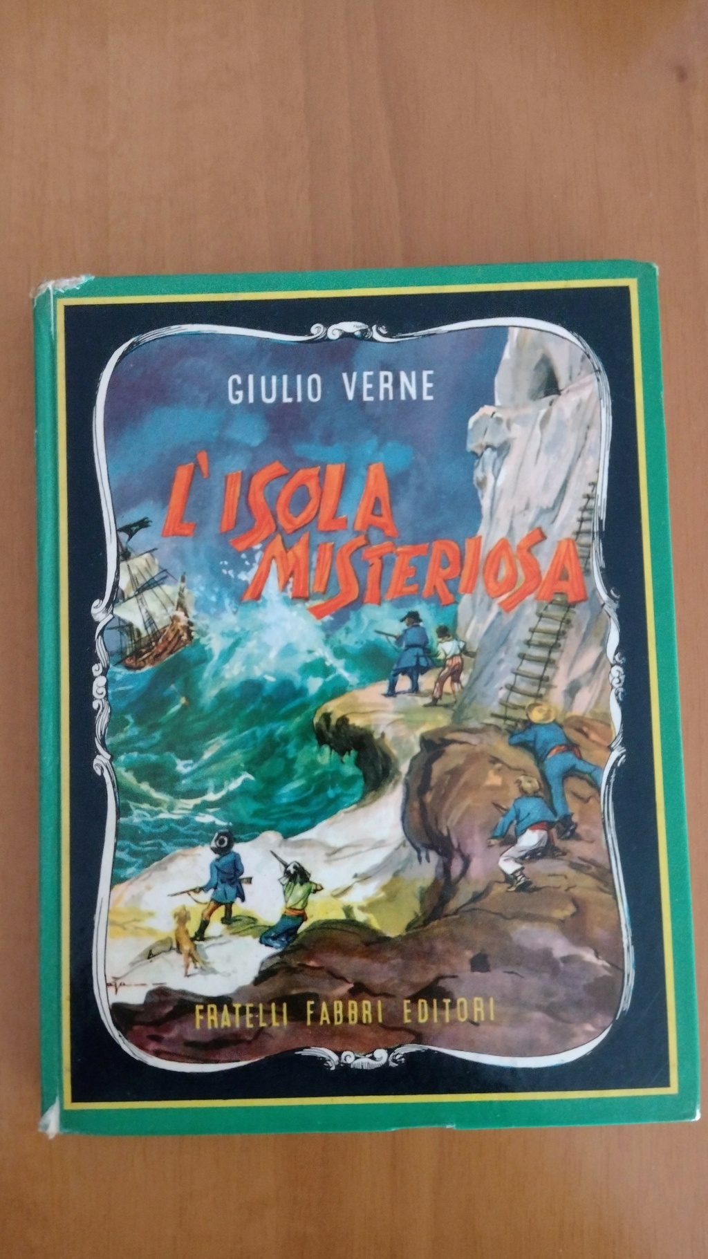 Libro L'Isola Misteriosa anno 1955 Img_2040