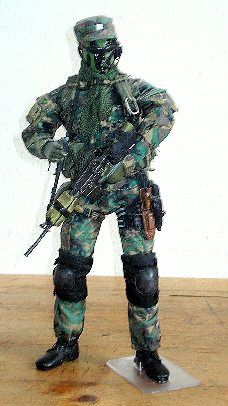 USAF SPEC. OPS PARARESCUE JUMPER Toy Soldier. Dsc08514