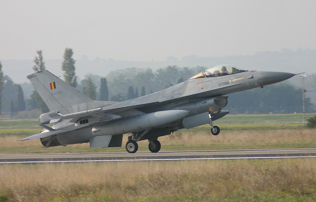 F-16 en général Img_4610