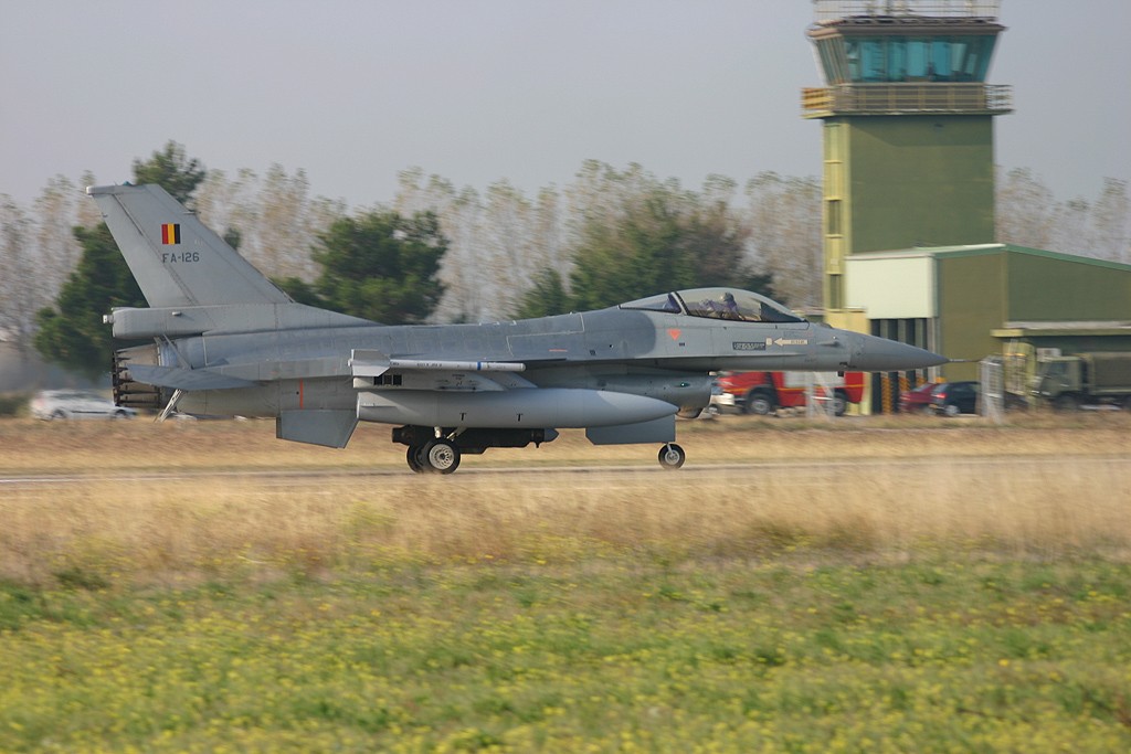 F-16 en général Img_4613