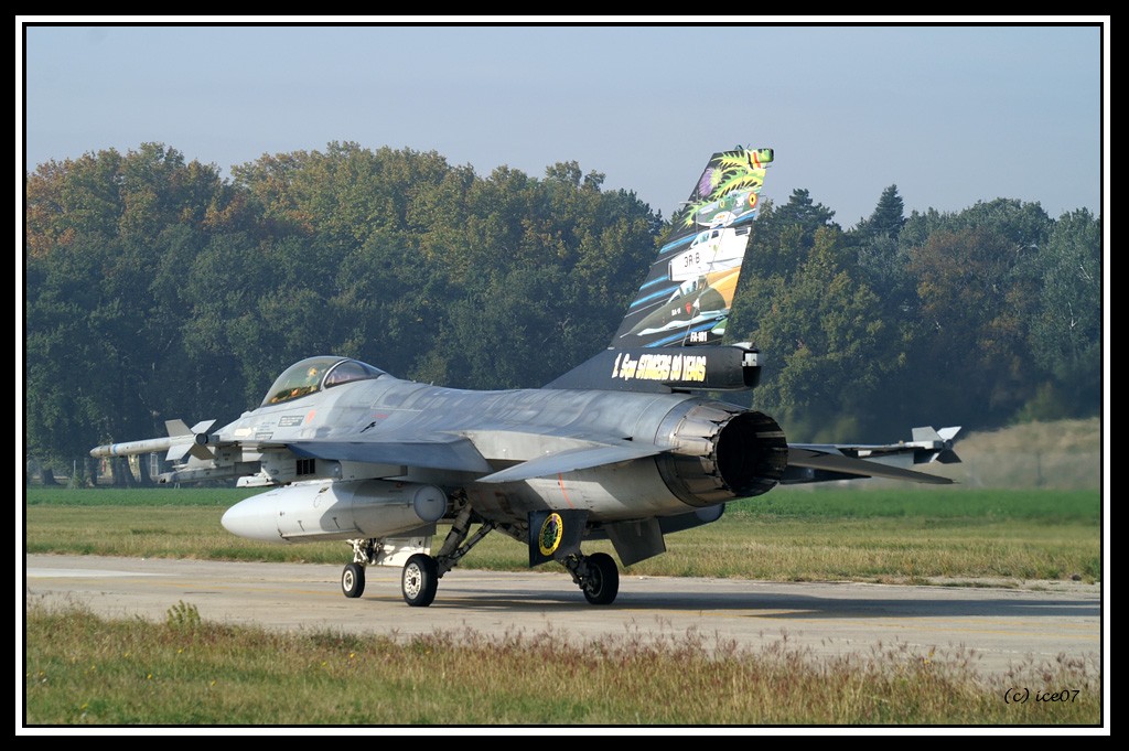 F-16 en général Pict0119