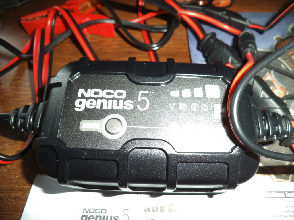 Ça y est! Chargeur de batteries NOCO Genius 5 arrivé! Dscf4464