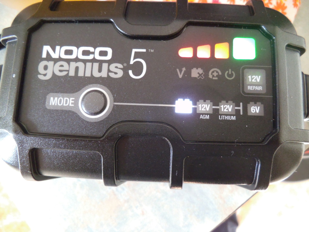 Ça y est! Chargeur de batteries NOCO Genius 5 arrivé! Dscf4474