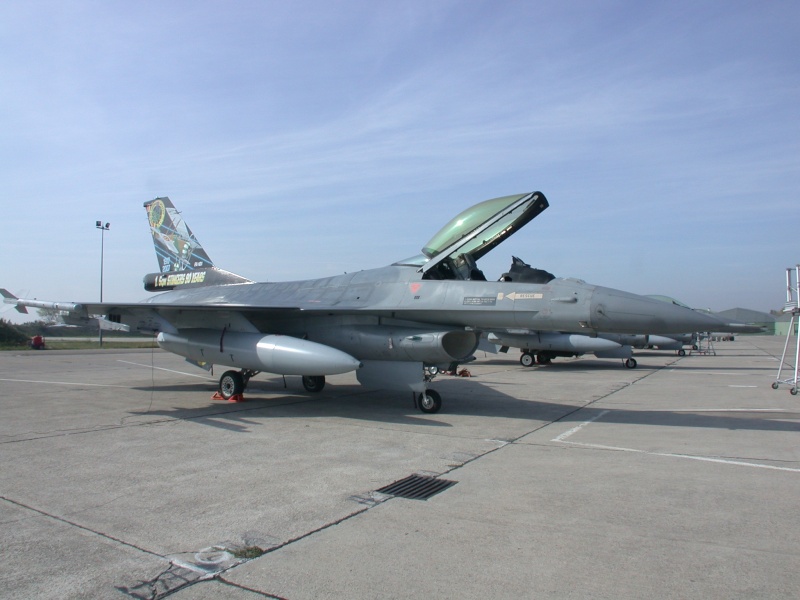 F-16 en général Dscn9012