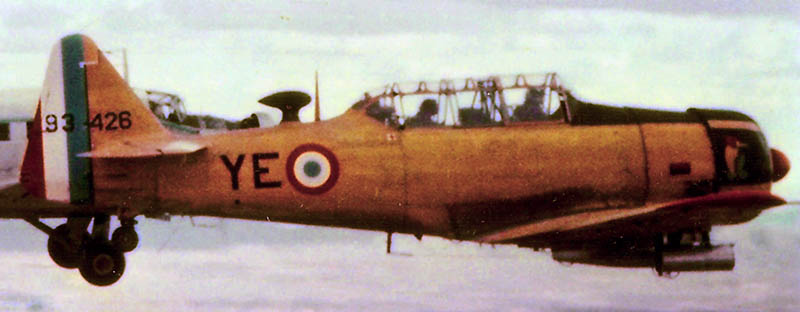 Photo de T6 et Ju-52 en 1958 T6-110
