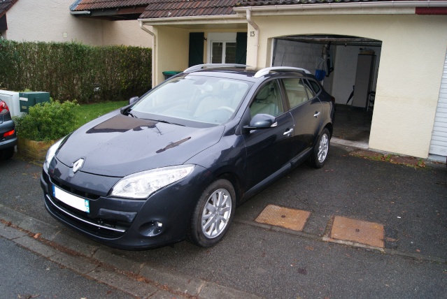 ma nouvelle megane3 estate Dsc00610