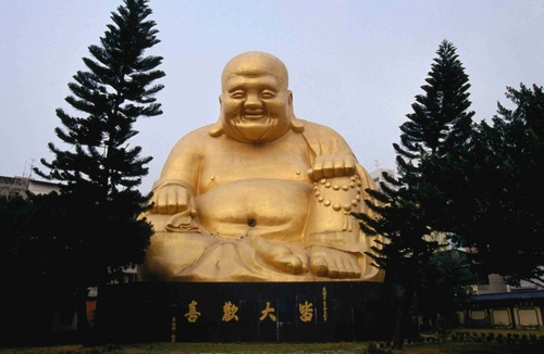 Les statues de Bouddha découvertes dans Google Earth - Page 3 500x5010