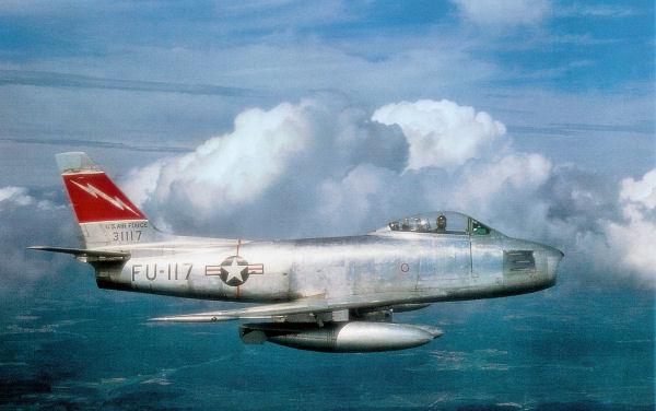 La Bombe - Page 39 F-86h-10