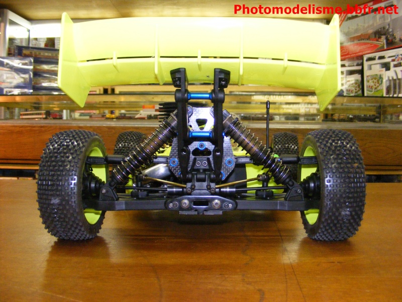 Prsentation du nouveau Team Associated RC8 de Davy . Waterm33