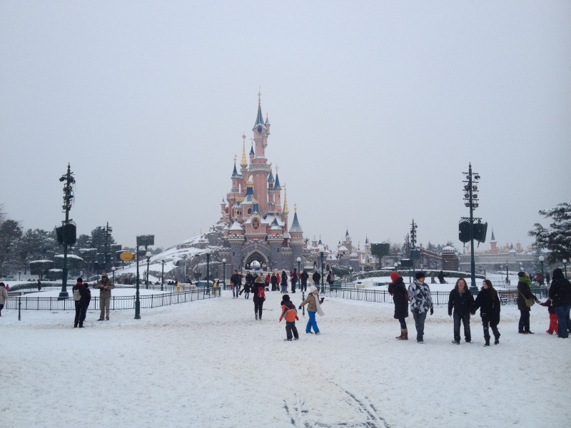 disneyland neige - Vos photos de Disneyland Paris sous la neige ! - Page 27 Img_6413