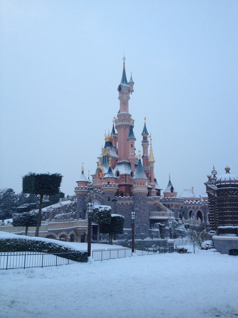 disneyland neige - Vos photos de Disneyland Paris sous la neige ! - Page 27 Img_6416