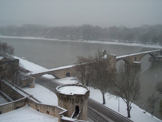 Episode neigeux en  Provence (Avignon) Ponts-10