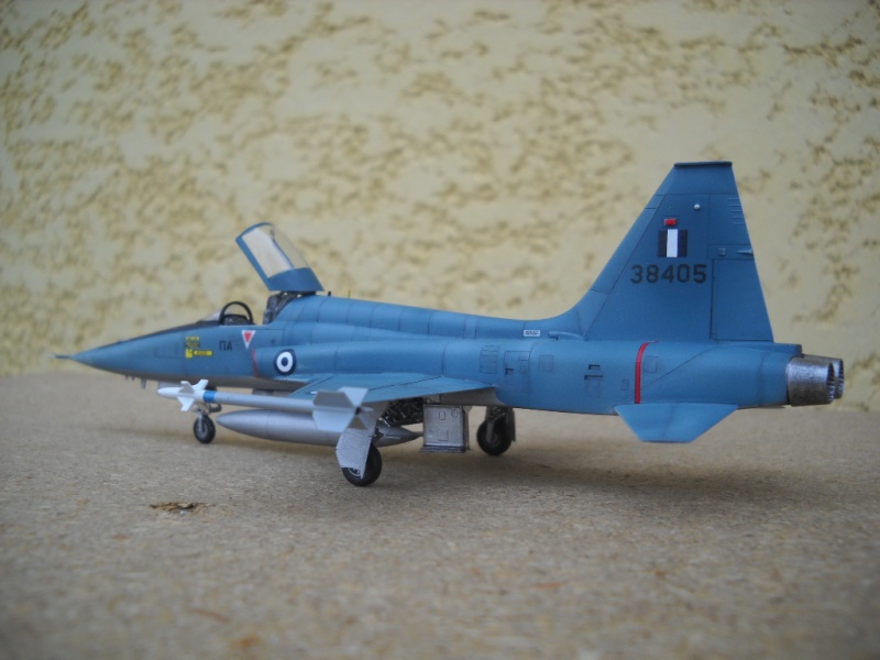 Northrop F-5A Freedom Fighter, Grêce, Esci 1/72. Dscn2714