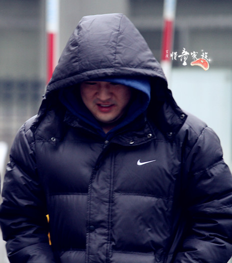 Shindong à l'immeuble KBS / Shindong at KBS building 28-12-12 Tumblr22