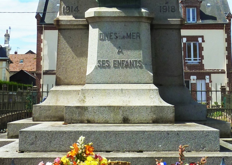 [ Histoires et histoire ] Monuments aux morts originaux Français Tome 2 - Page 26 13575_11