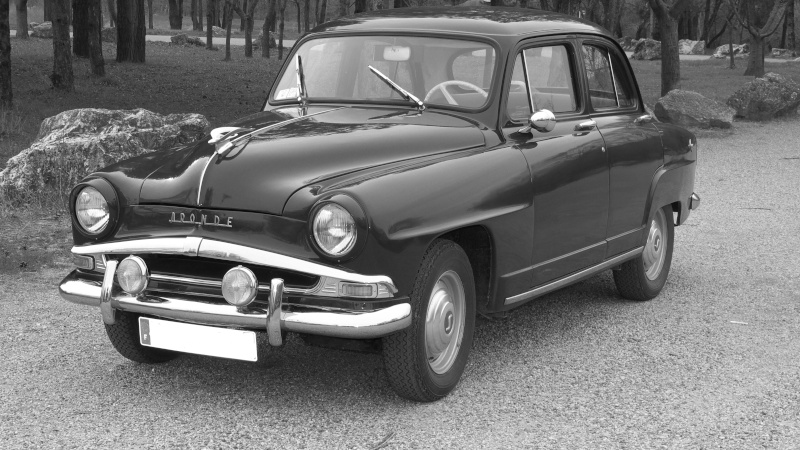 Voiture ancienne P1000211