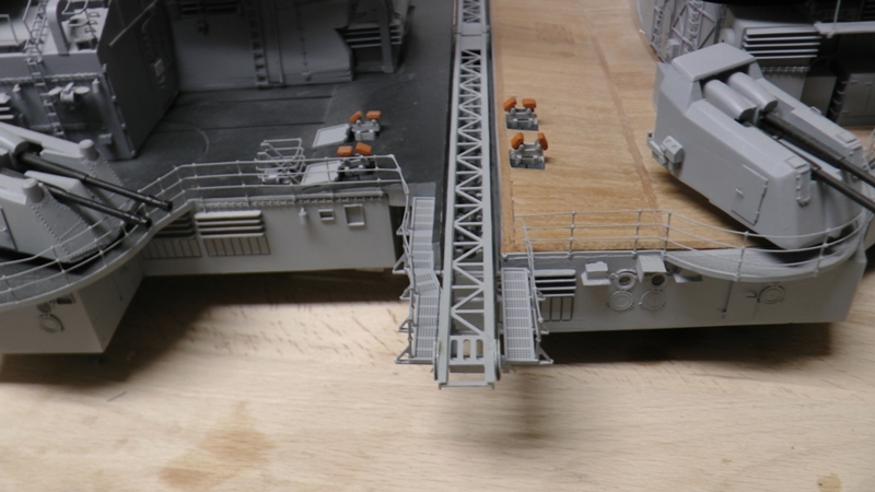 Bau der Bismarck in 1:100 - Seite 24 S1290018