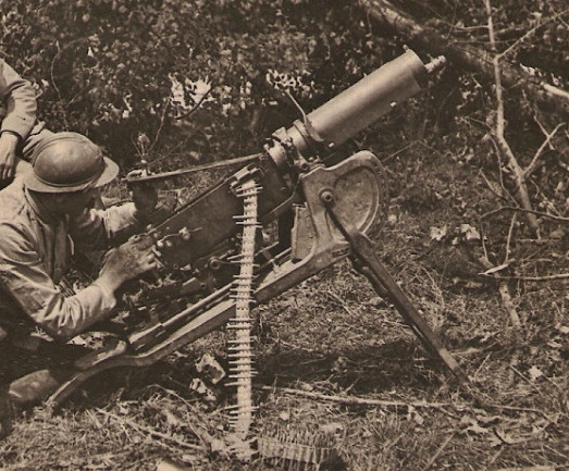  La mitrailleuse MG08 et ses accessoires Armour13