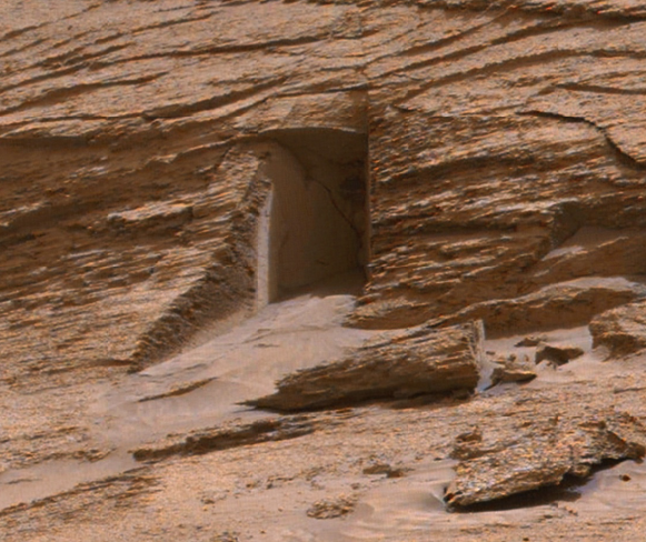 Une découverte sur Mars ressemble à une porte 132