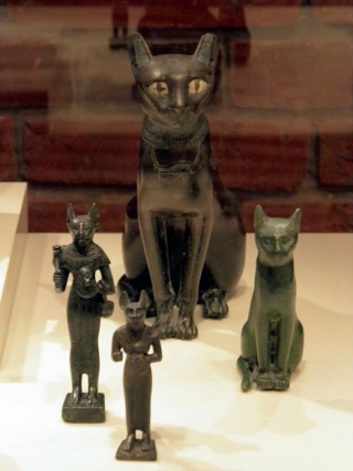 Pourquoi les chats étaient-ils sacrés dans l'Egypte ancienne ? 768px-10