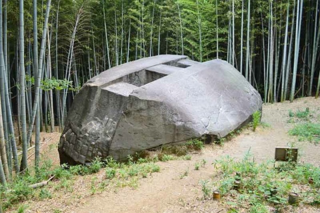 Le bateau de pierre de Masuda, le mystérieux monolithe du Japon Masuda10
