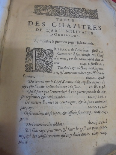 vieux livre militaire de 1605 Dsc07267