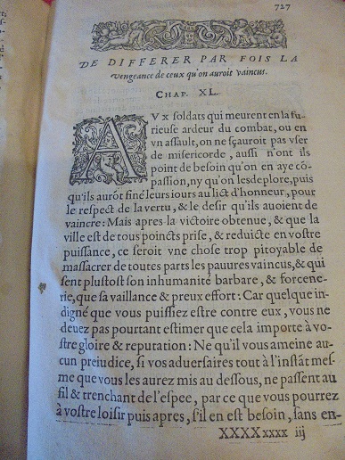 vieux livre militaire de 1605 Dsc07271