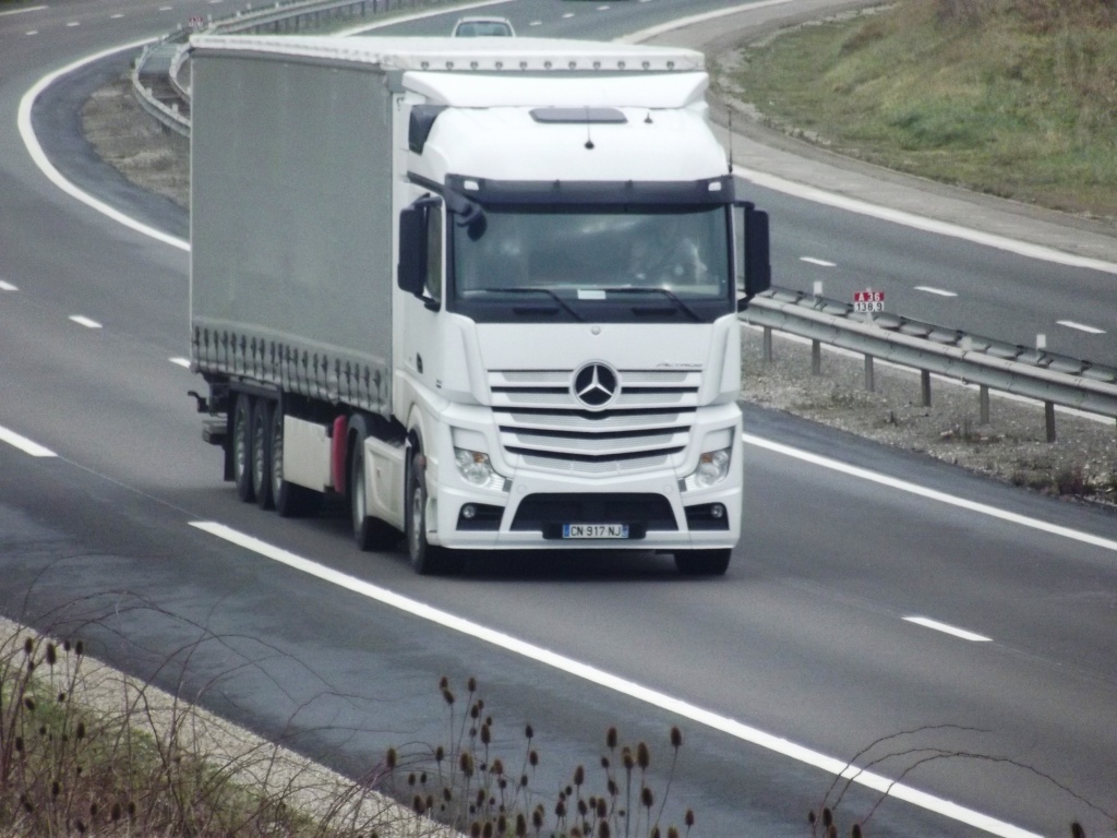 Mercedes Actros MP4 (euro 6 )  - Page 3 Const150