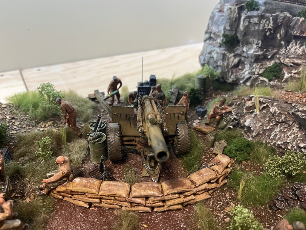 Les enfants de la guerre. Echelle 1/35. Tamiya Dragon wagon, Italeri staff car, AFV Club Long Tom, Tamiya M3 Lee, Italeri M1 155mm howitzer, Hobby Boss M4 high speed tractor et Bucyrus Erie (scratch) Img_5317