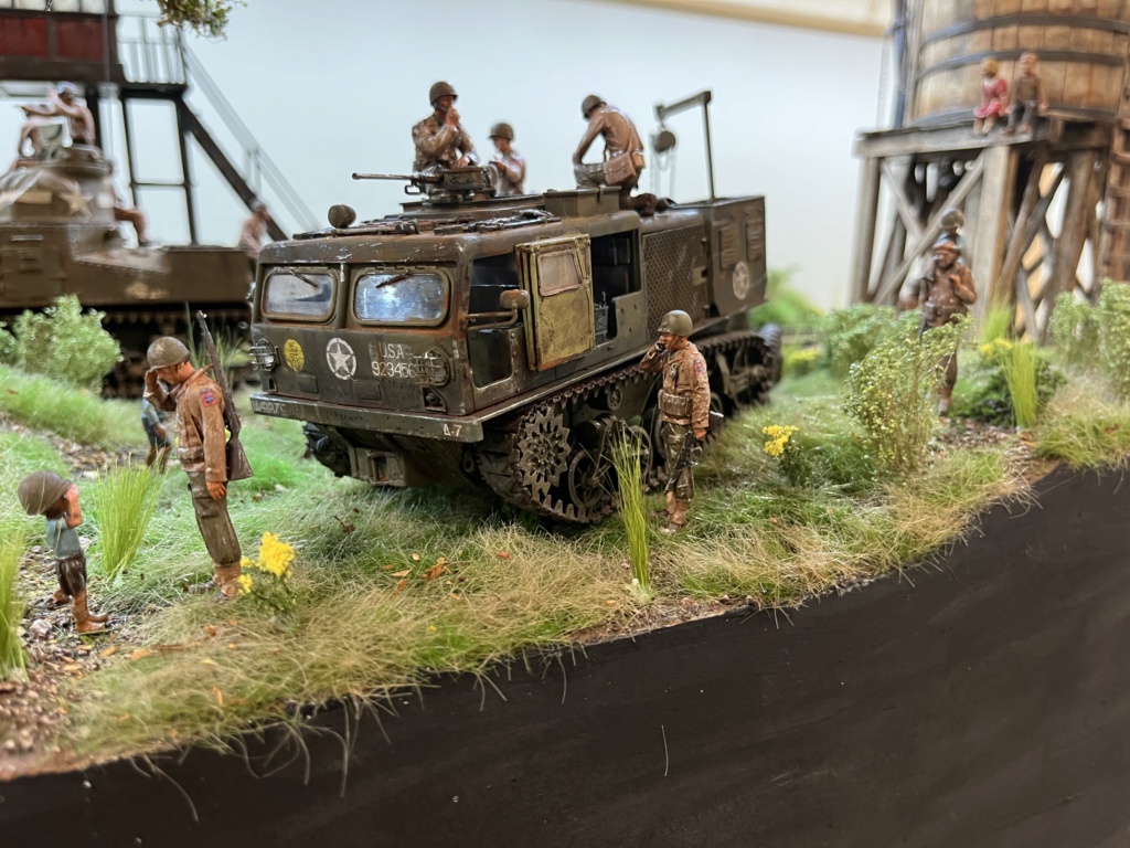 Les enfants de la guerre. Echelle 1/35. Tamiya Dragon wagon, Italeri staff car, AFV Club Long Tom, Tamiya M3 Lee, Italeri M1 155mm howitzer, Hobby Boss M4 high speed tractor et Bucyrus Erie (scratch) Img_5318