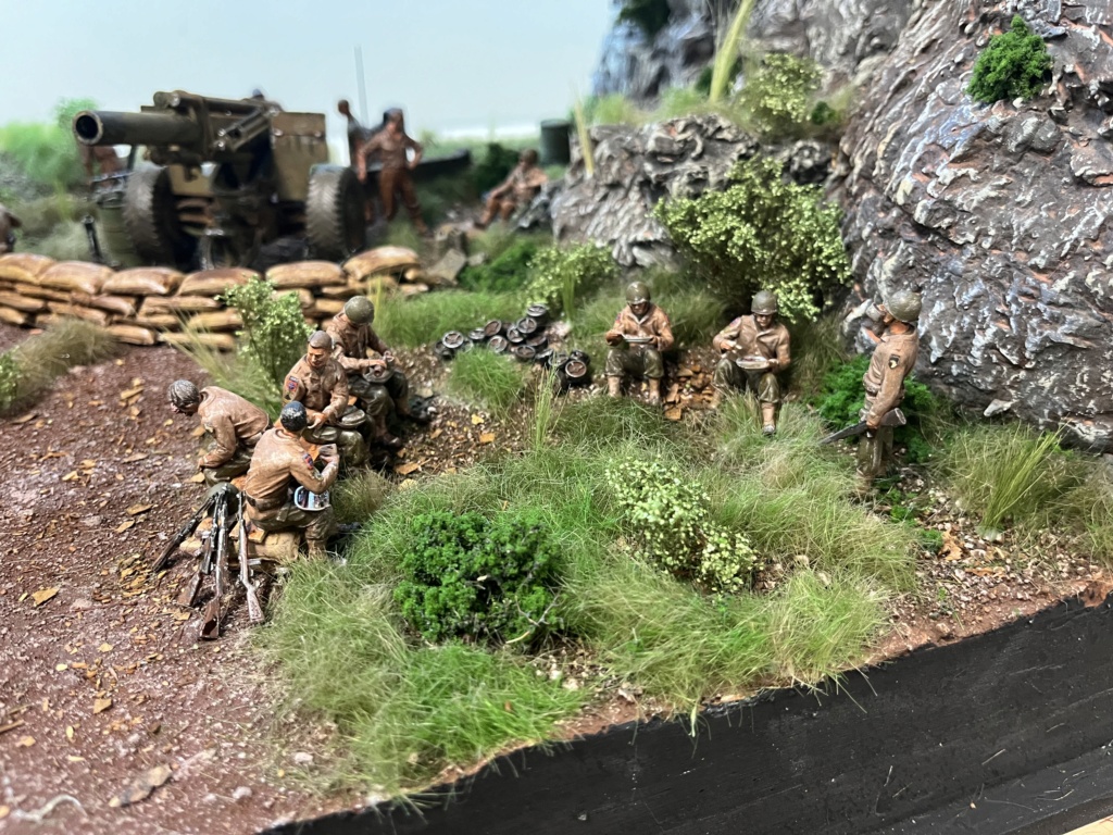 Les enfants de la guerre. Echelle 1/35. Tamiya Dragon wagon, Italeri staff car, AFV Club Long Tom, Tamiya M3 Lee, Italeri M1 155mm howitzer, Hobby Boss M4 high speed tractor et Bucyrus Erie (scratch) Img_5319