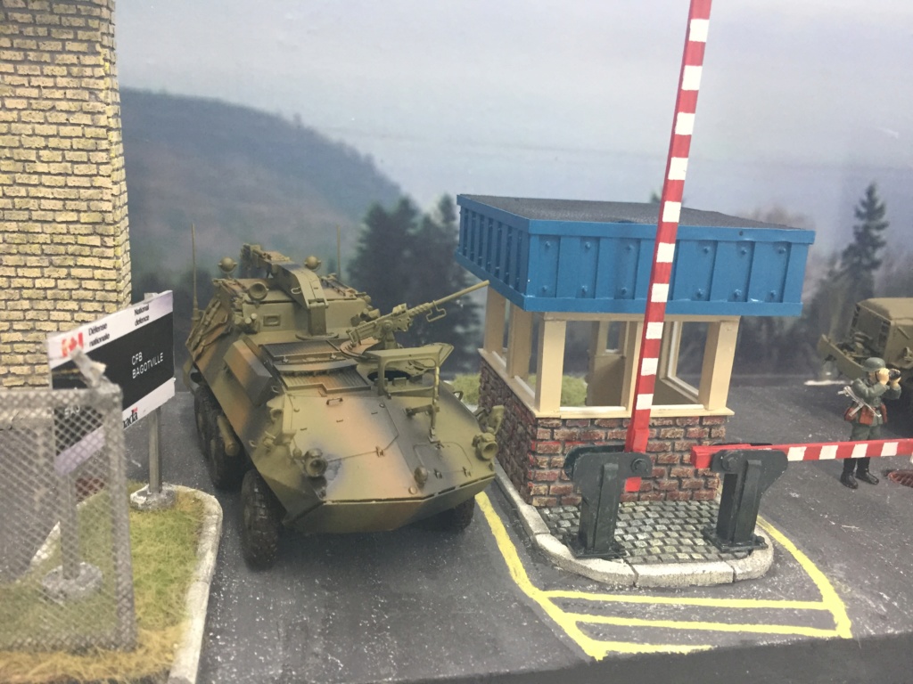 Diorama pour les 60 ans du CC 2646 (Corps de Cadets) - Takom JAPANESE-MADE SUV, Italeri M-925 Shelter Truck, Trumpeter Canadian Husky au 1/35 Img_7117